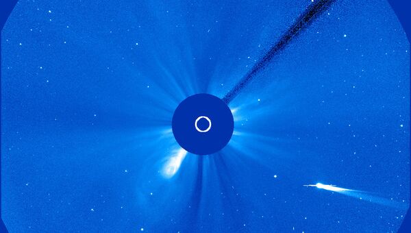 Комета ISON на снимке с космической солнечной обсерватории SOHO