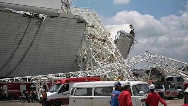 Обрушение стадиона в Бразилии. Архивное фото