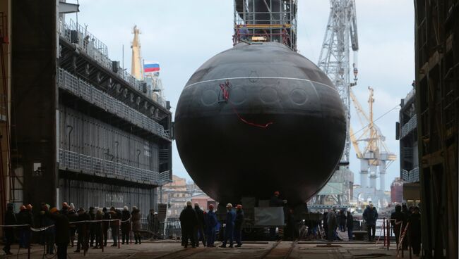 Спуск на воду подводной лодки Новороссийск в Санкт-Петербурге