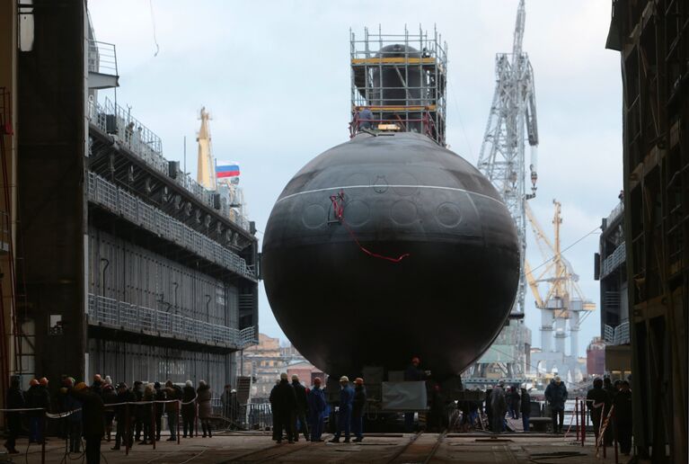 Спуск на воду подводной лодки Новороссийск в Санкт-Петербурге