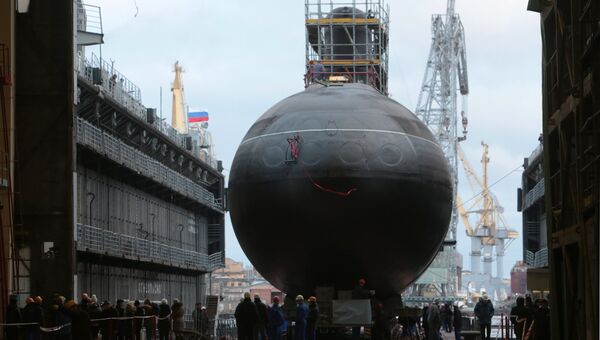 Спуск на воду подводной лодки Новороссийск в Санкт-Петербурге. Архивное фото.