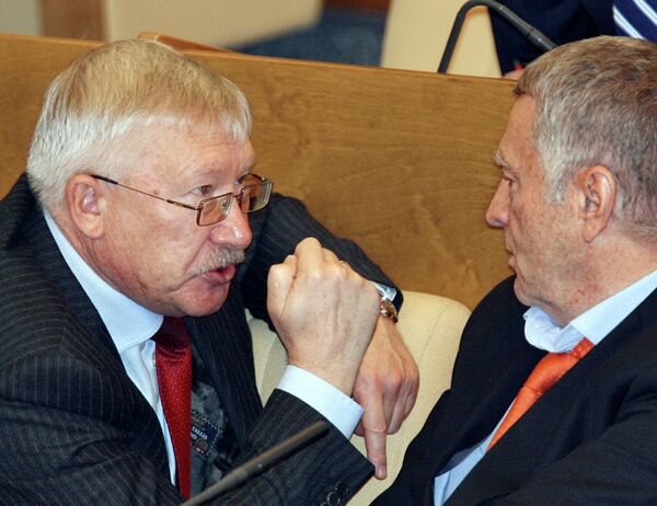 Олег Морозов и Владимир Жириновский на заседании ГД РФ