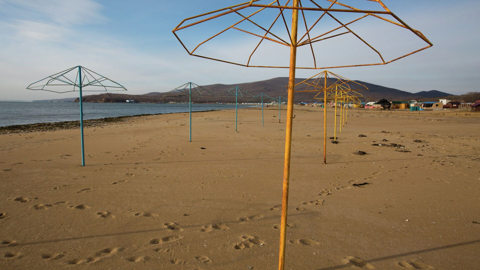 Бухта Лазурная в Приморье зимой Бухта Лазурная в Приморье зимой - РИА Новости, 1920, 10.09.2025