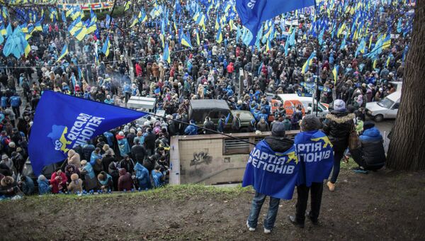 Митинг сторонников Партии регионов на Европейской площади в Киеве. Фото с места событий