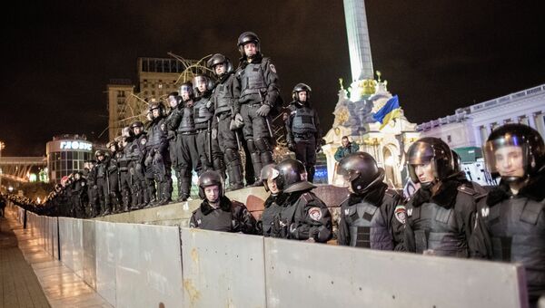 Полиция вытеснила митингующих с площади Независимости. Фото с места события
