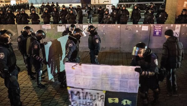 Полиция вытеснила митингующих с площади Независимости. Фото с места событий