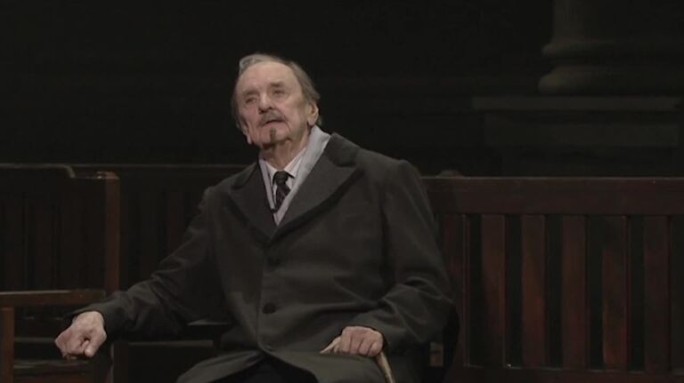 Все проходит, мой друг: роли Яковлева в театре и воспоминания коллег Все проходит, мой друг: роли Яковлева в театре и воспоминания коллег