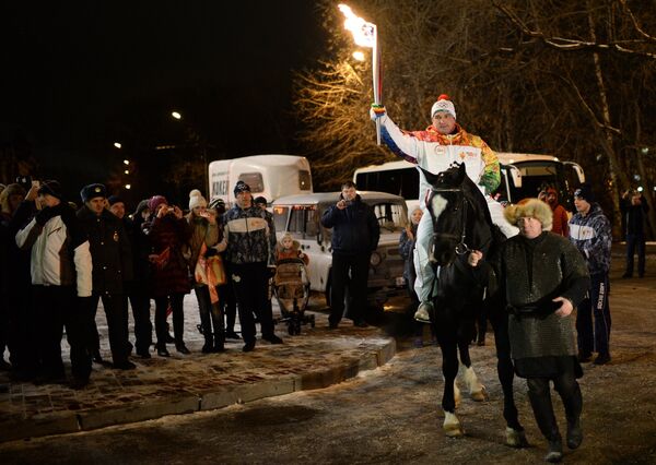 Ректоры, студенты и спортсмены: кто нес олимпийский огонь в Томске