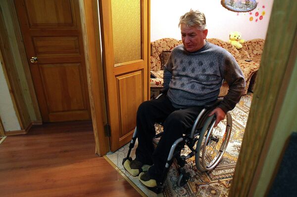 Станислав Пачгин в своей квартире Станислав Пачгин в своей квартире