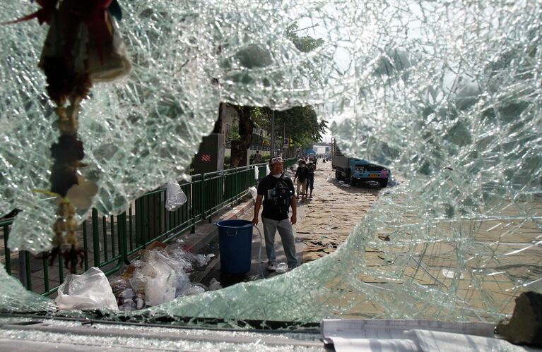 Антиправительственный протест возле Дома правительства в Бангкоке, 3 декабря 2013