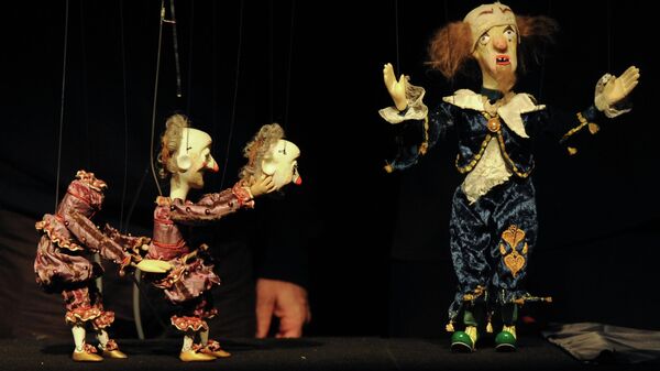 Сцена из спектакля Рамона Тбилисского театра марионеток Резо Габриадзе