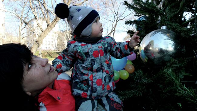 Живая новогодняя елка вызовет у детворы гораздо больше восторга, чем искусственная. Архивное фото