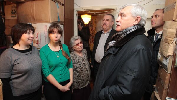 Губернатор Петербурга Георгий Полтавченко осмотрел квартиры в домах в рамках программы реновации