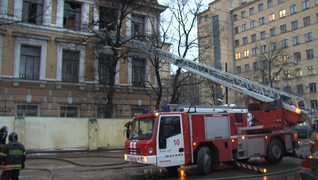 Выбитые окна и черные потолки – последствия пожара в лаборатории РХТУ