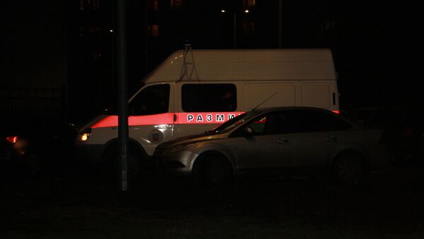 Машина правоохранителей у дома в Петербурге, где прогремел взрыв