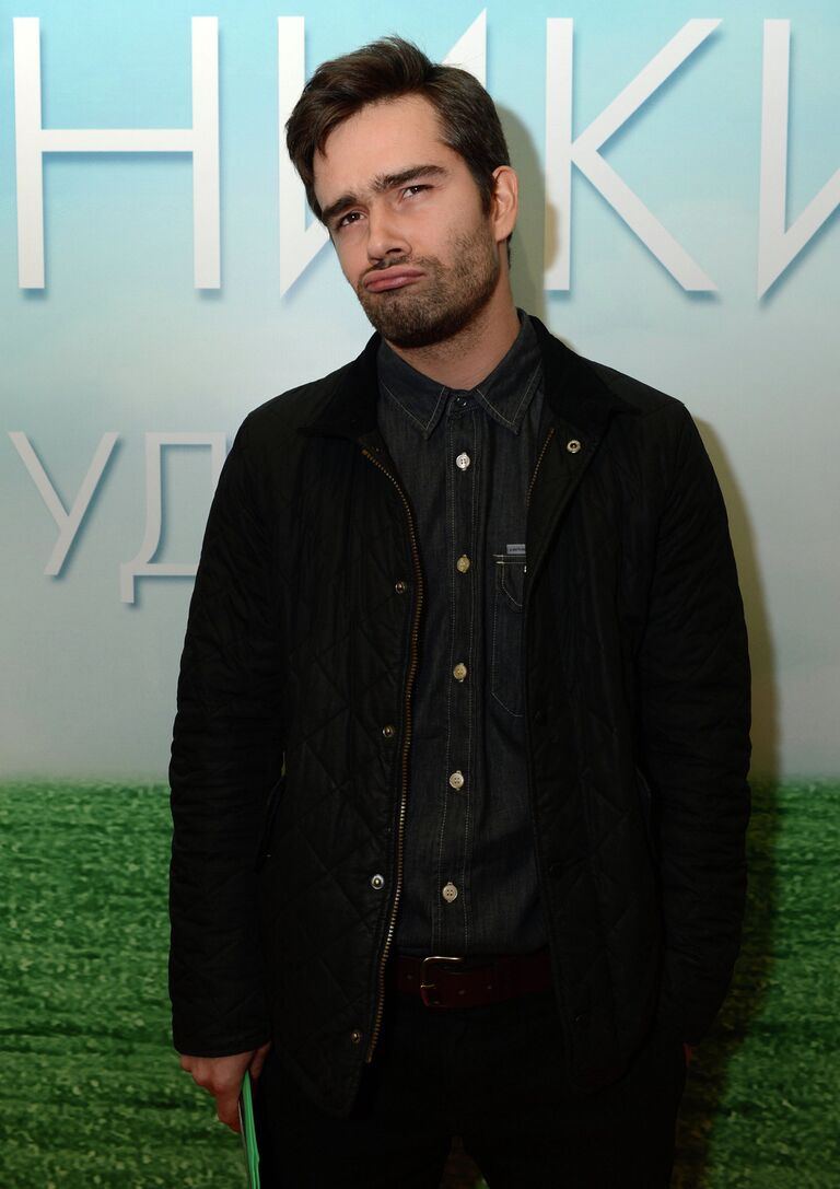 Актер Петр Федоров на премьере фильма Одноклассники.ru: Накликай удачу Актер Петр Федоров на премьере фильма Одноклассники.ru: Накликай удачу