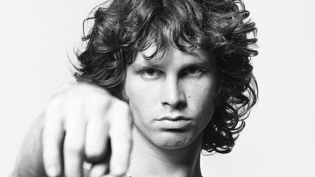 Американский певец Джим Моррисон на обложке альбома The Very Best of The Doors (2007)