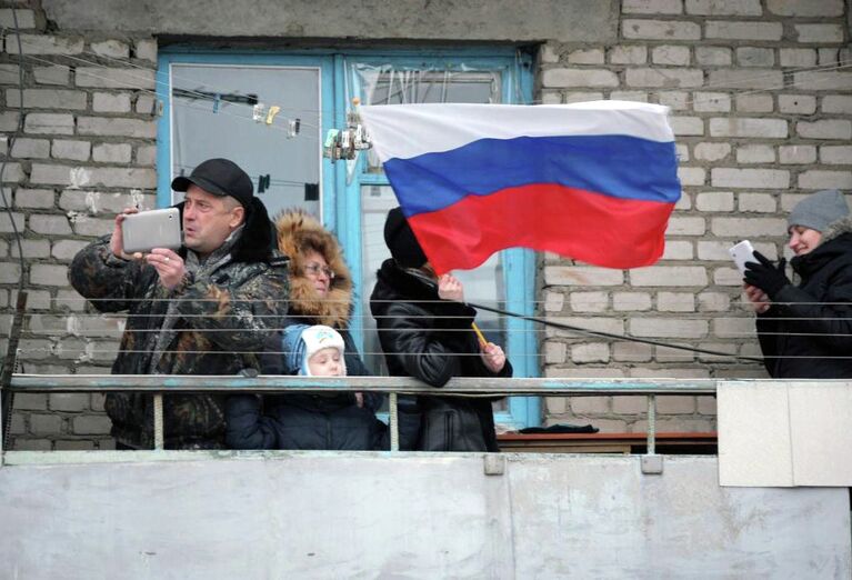 Эстафета в Новосибирске: чемпионы с Огнем и дети с плакатами