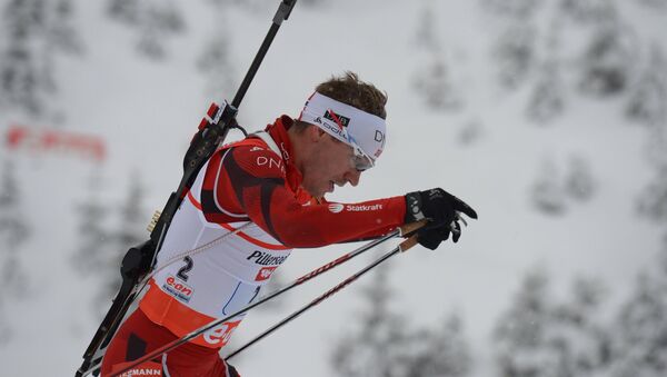 Эмиль Хегле Свендсен (Норвегия) на дистанции в мужской эстафетной гонке