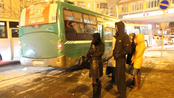 Автобусная остановка во Владивостоке. Архивное фото
