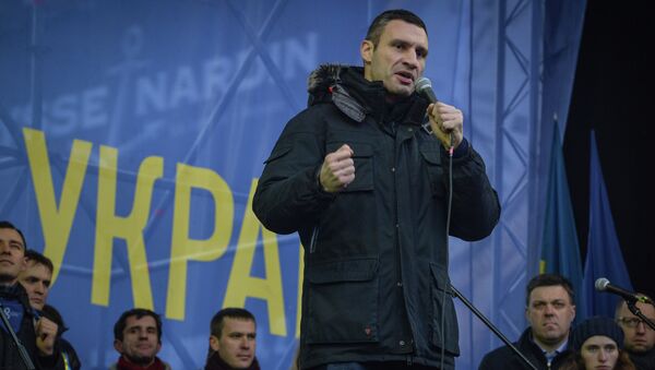 Лидер партии УДАР, боксер Виталий Кличко на митинге сторонников евроинтеграции Украины на площади Независимости в Киеве. Архивное фото