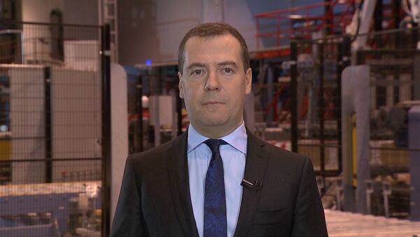 Медведев в видеоблоге рассказал о развитии промышленности в России