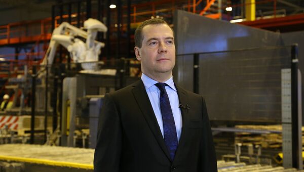 Дмитрий Медведев во время записи обращения для личного видеоблога. Фото с места события