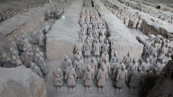 Терракотовые воины в мавзолее императора Цинь Шихуанди