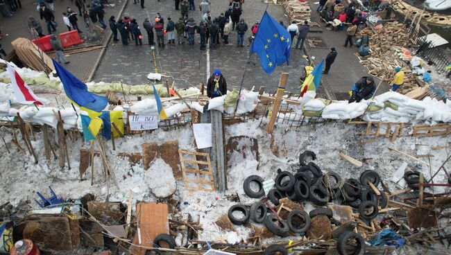 Сторонники евроинтеграции Украины на баррикадах на площади Независимости в Киеве, архивное фото