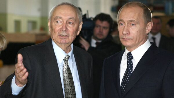 Владимир Путин и Валентин Пашин. Архивное фото
