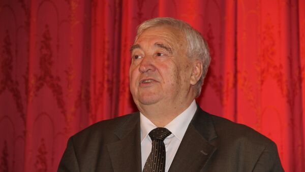Председатель костромской общественной палаты Юрий Цикунов, фото с места события