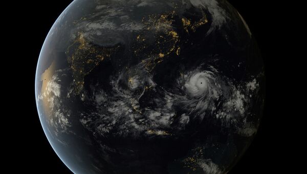 Супертайфун Хайян на спутниковых снимках