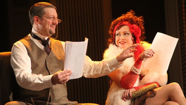 Сцена из спектакля Пули над Бродвеем в постановке Самарского театра драмы Сцена из спектакля Пули над Бродвеем в постановке Самарского театра драмы