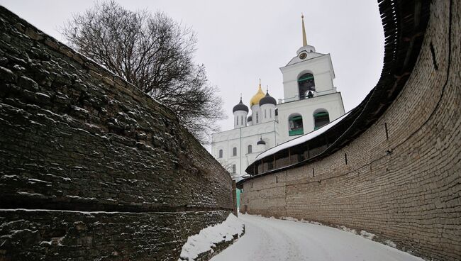 Свято-Троицкий кафедральный собор в Псковском кремле