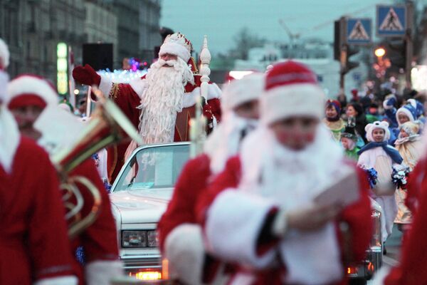 Шествие Всероссийского Деда Мороза в Санкт-Петербурге