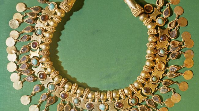 Золото Бактрии - украшения, найденные в захоронениях Тилля-Тепе