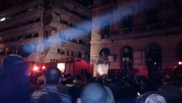 На месте взрыва возле управления полиции провинции Дакахлия в городе Эль-Мансура