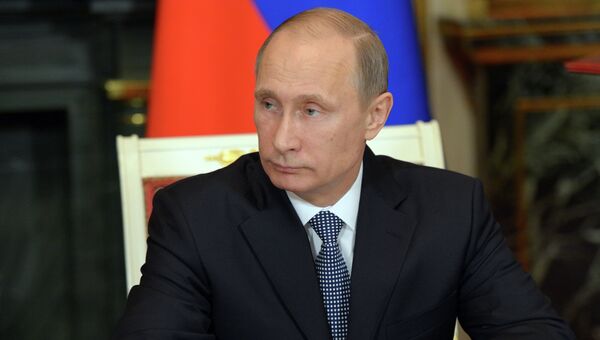 Владимир Путин во время церемонии подписания российско-казахских документов. Фото с места события