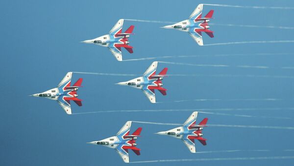 Пилотажная группа Стрижи на самолетах МиГ-29. Архивное фото