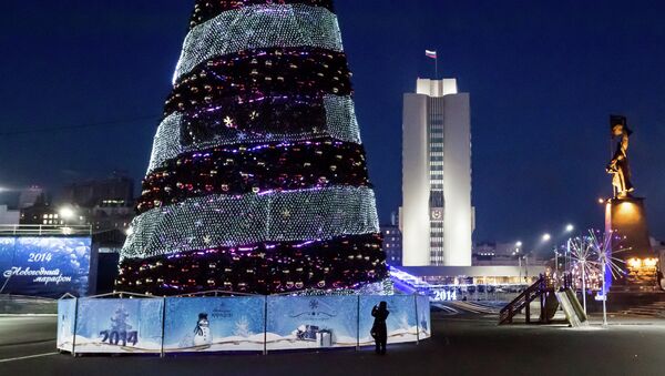 Главная площадь Владивостока в новогоднем убранстве. Архивное фото
