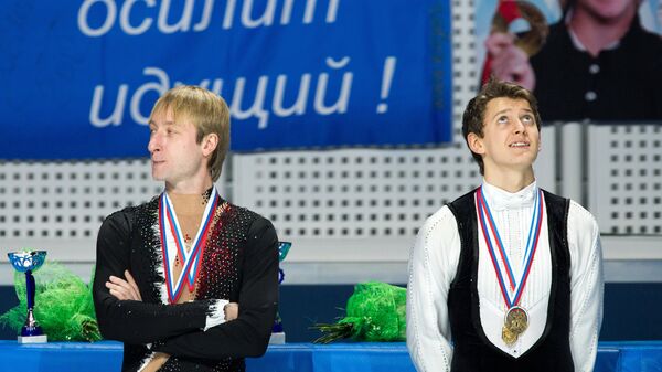 Евгений Плющенко и Максим Ковтун на церемонии награждения. 27 декабря 2013