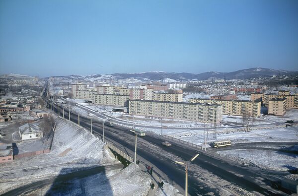 1 января 1967 года: панорама нового жилого района Владивостока, возведенного на месте бывшего поселка Рыбак. Сотни горожан стали новоселами впервые отмечали Новый год в благоустроенных квартирах.