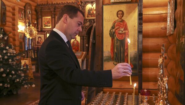 Д.Медведев почтил память погибших в терактах в Волгограде