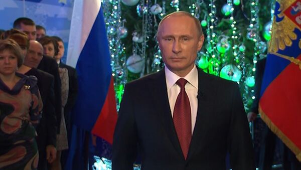 Путин поздравил россиян с Новым годом и пожелал согласия и благополучия