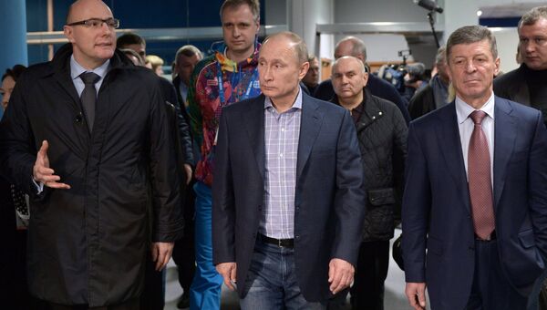 Владимир Путин во время посещения медиацентра Олимпийских игр в Сочи. Событийное фото
