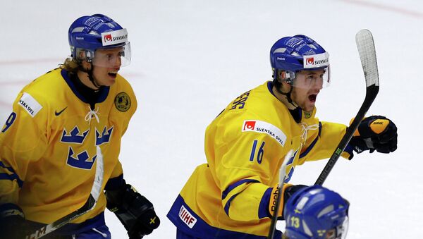 Хоккеисты молодежной сборной Швеции