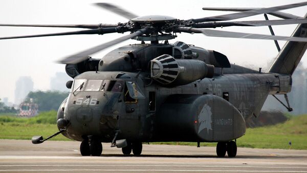 Транспортный вертолет ВМС США MH-53E, архивное фото