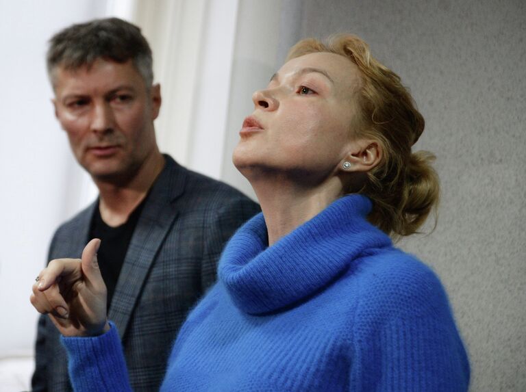 Бывший шеф-редактор информагентства Ура.ру Аксана Панова, обвиняемая в вымогательстве, во время оглашения приговора в Ленинском суде Екатеринбурга. Бывший шеф-редактор информагентства Ура.ру Аксана Панова, обвиняемая в вымогательстве, во время оглашения приговора в Ленинском суде Екатеринбурга.