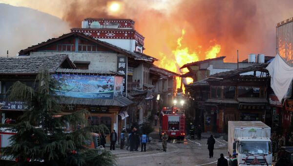 Пожар в древнем тибетском городе Дукэцзон. Фото с места события