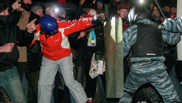 Столкновения между демонстрантами и правоохранителями у здания суда в Киеве. Фото с места события